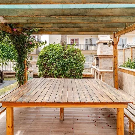 Chill Garden Κουσάντασι